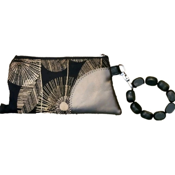 Ellu by Leslie Pozen Handbags - VTG ellu by Leslie Pozen Made in the USA Ostrich leather wristlet
